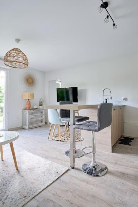 Le Cocon Boheme Chic Apartment Сартрувил Екстериор снимка